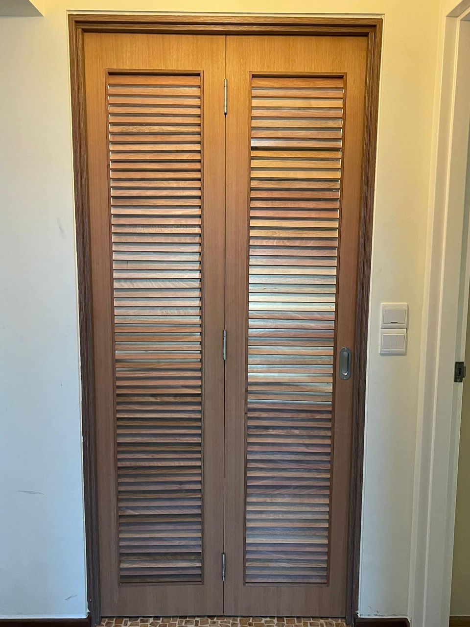 Nyatoh ply Louver door